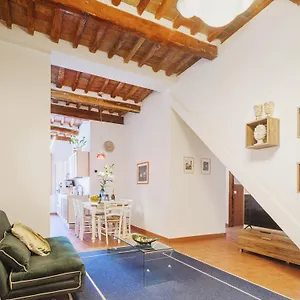 Michael's - Cozy In The Heart Of Lucca